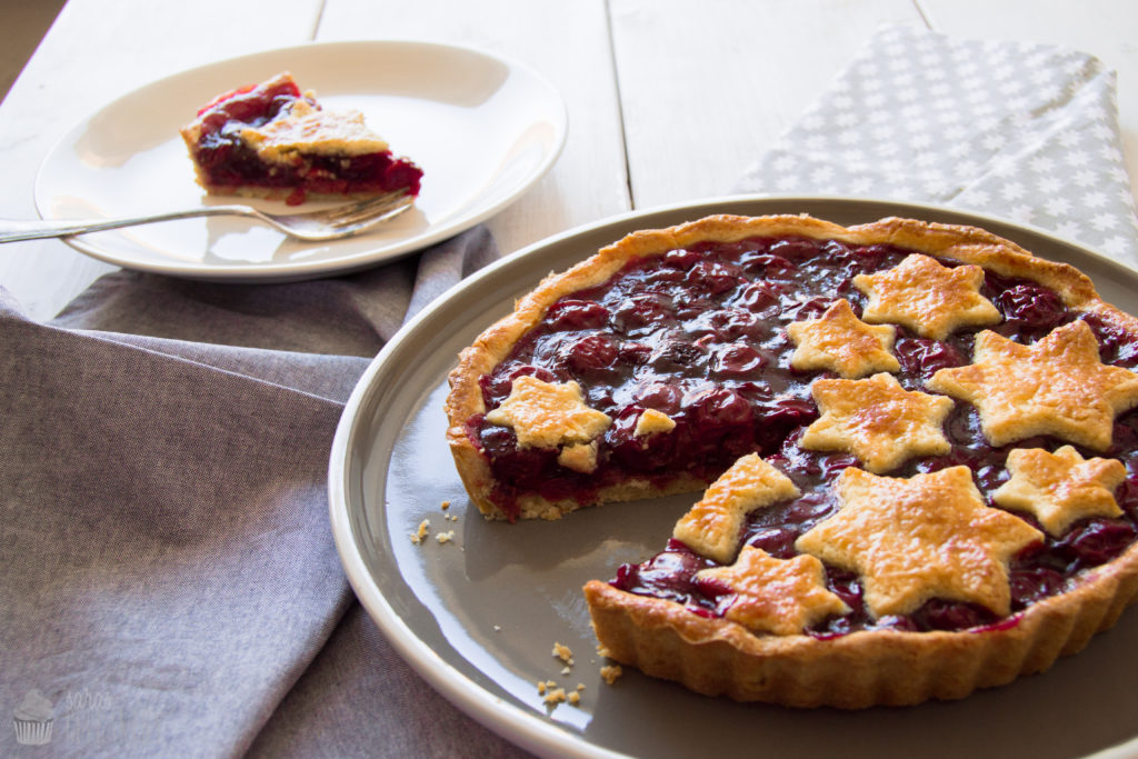 Christmas in July { Vanillekipfel-Kirsch Tarte } - Saras Cupcakery