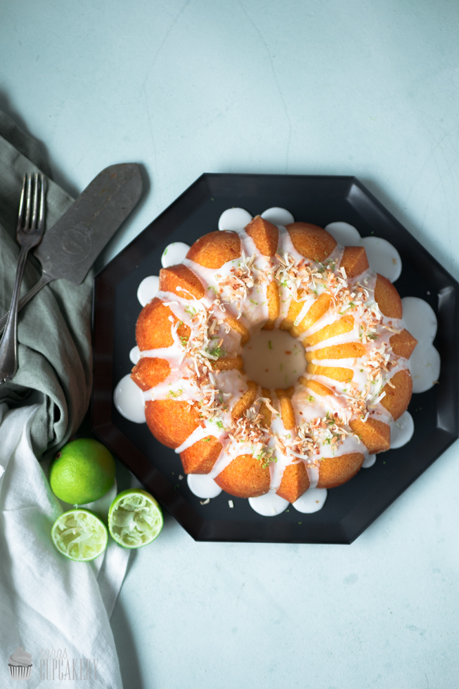 Rezept: Kokos-Limettenkuchen mit Cheesecake-Füllung - Saras Cupcakery