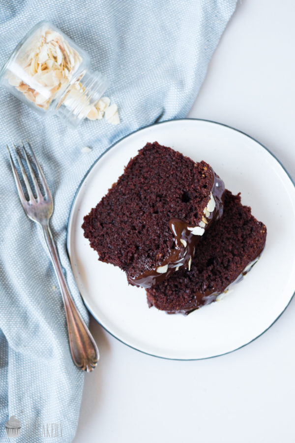 Schokoladenkuchen mit Mandeln - Saras Cupcakery