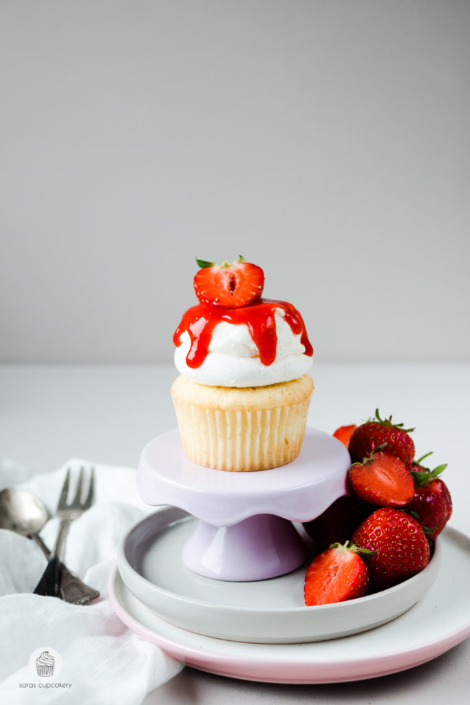 Erdbeer Pavlova Cupcakes